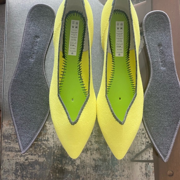 New Rothy’s Merino Points - Picture 1 of 3